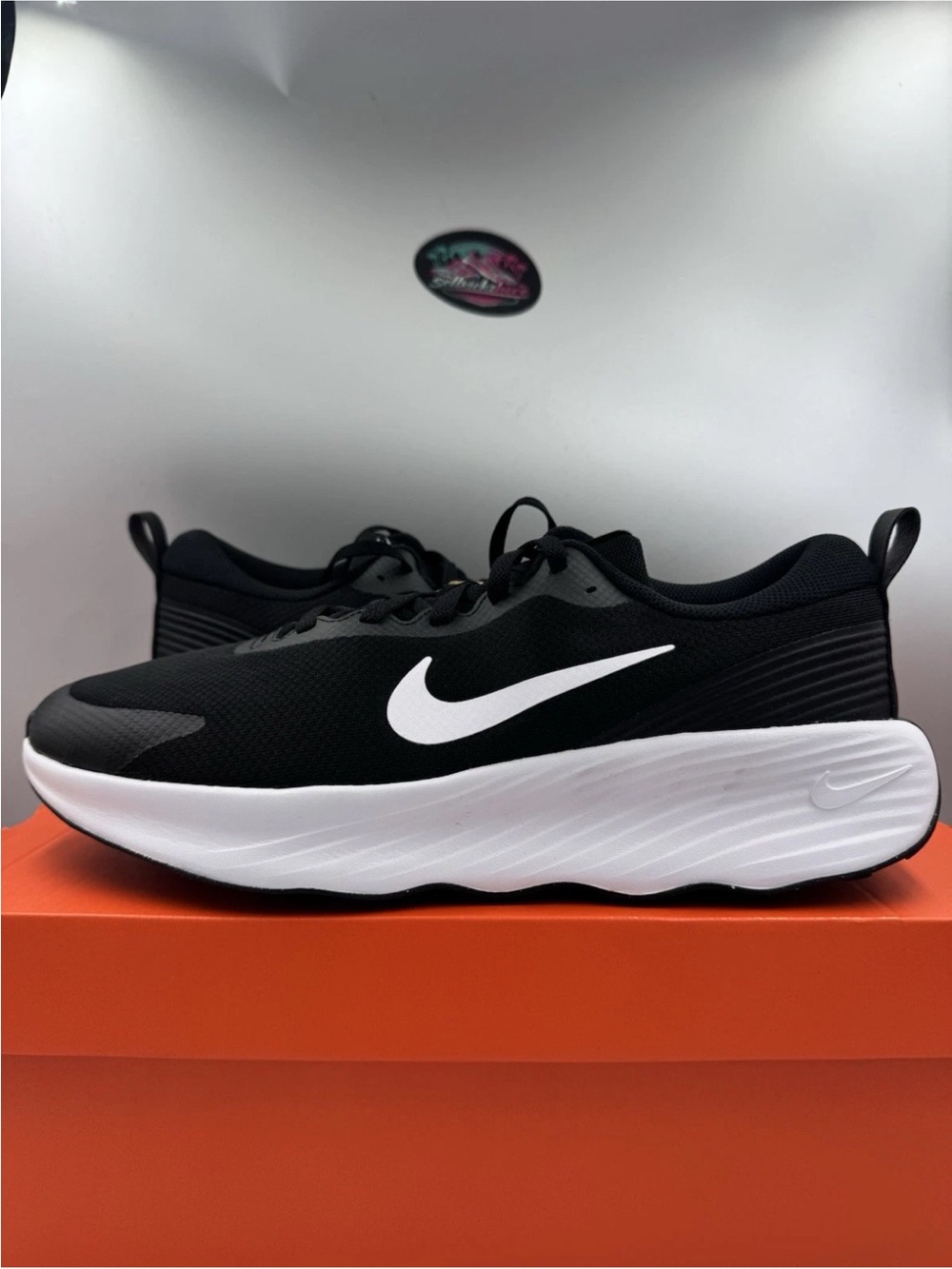 Nike Promina Black White Extra Wide BRAND NEW Size 10 Women